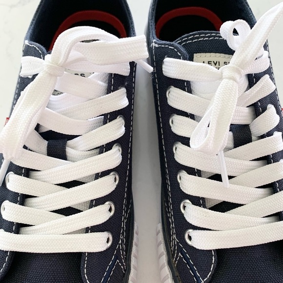 Levi’s Unisex Navy Blue Sneakers - Picture 9 of 13